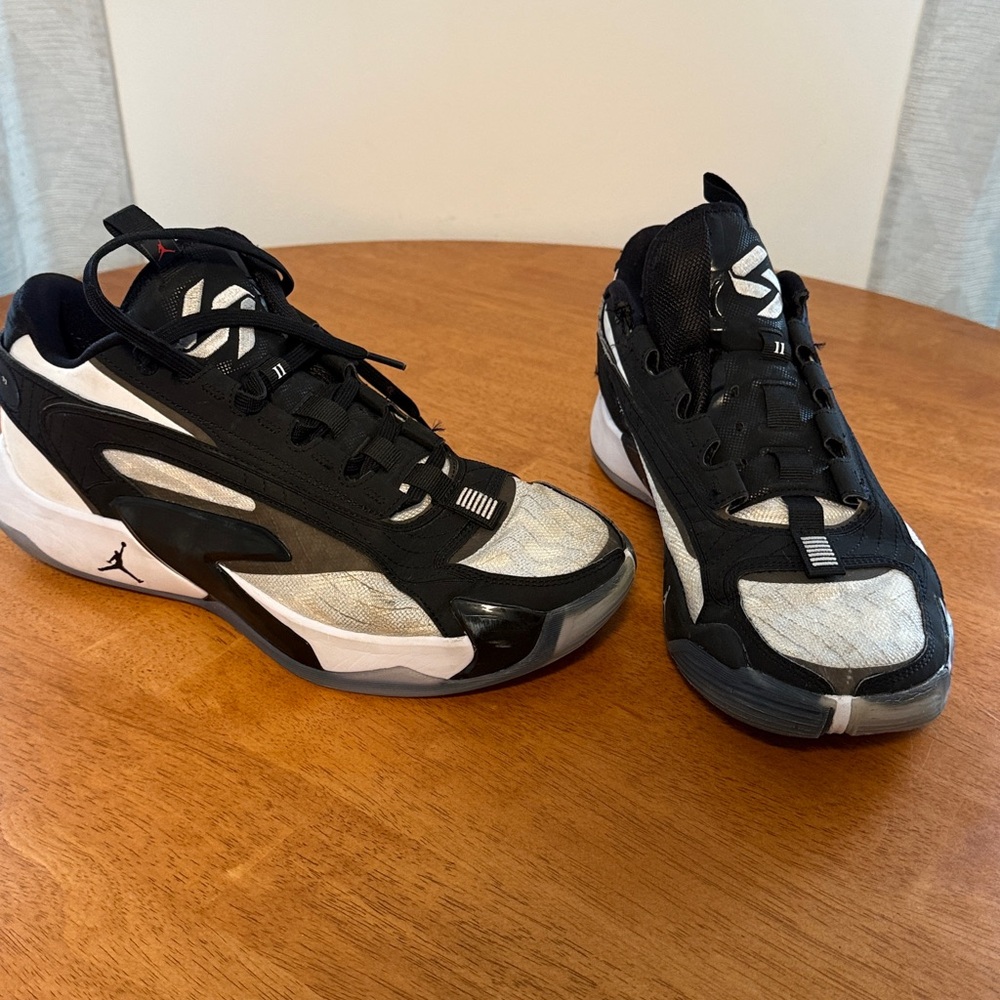 Nike Jordan Luka 2 Non Exieris 77 Men’s Basketball 🏀 Shoes Size: 11.5